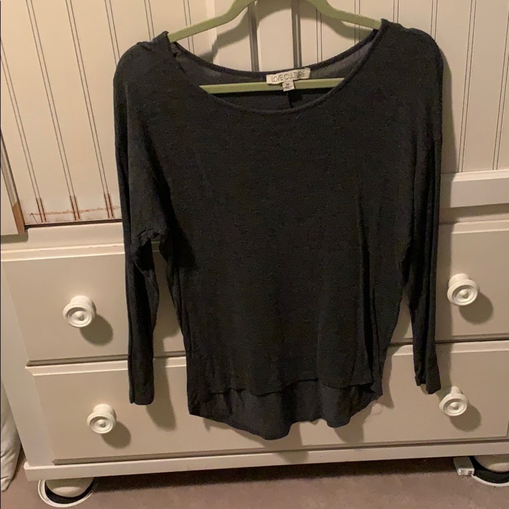 Long sleeve grey top with fitted sleeves